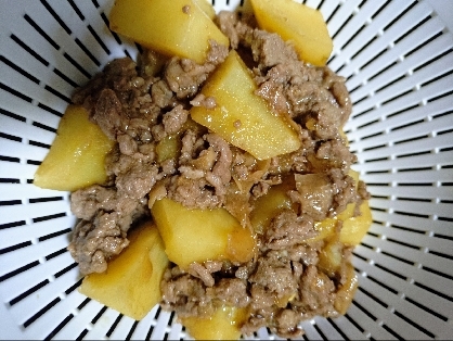 ひき肉とジャガイモで、ジャガイモのそぼろ煮