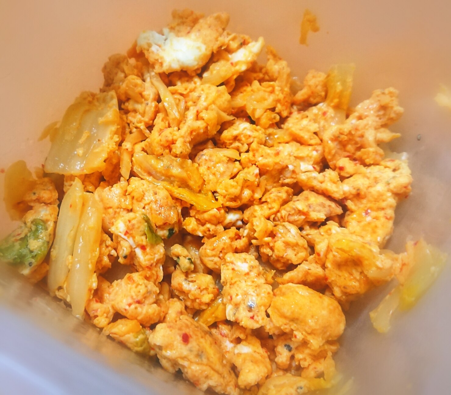 キムチと卵のスクランブルエッグ レシピ・作り方 by 黒レン｜楽天レシピ