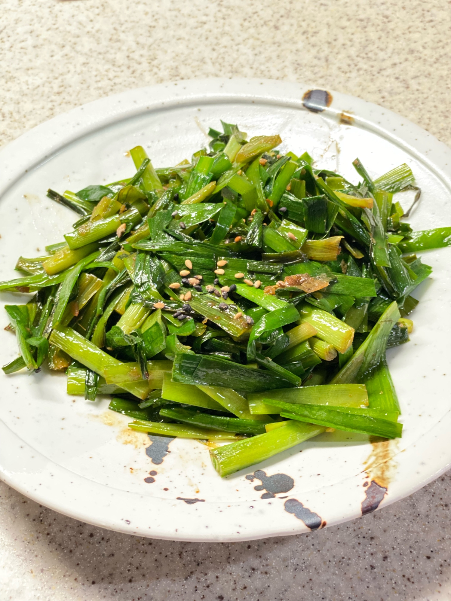 ニラの甜麺醤豆板醤炒め