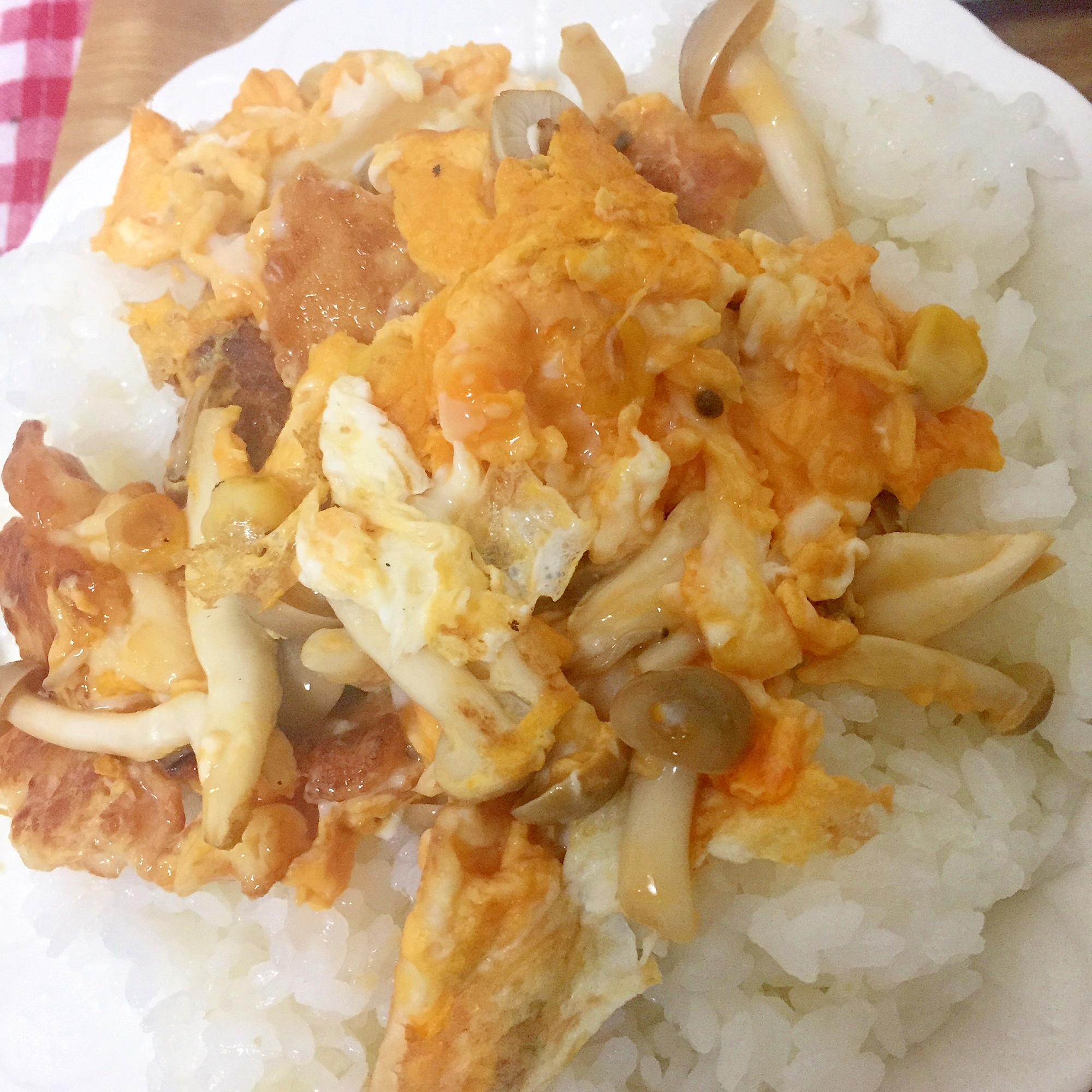 鶏団子としめじと卵炒め★