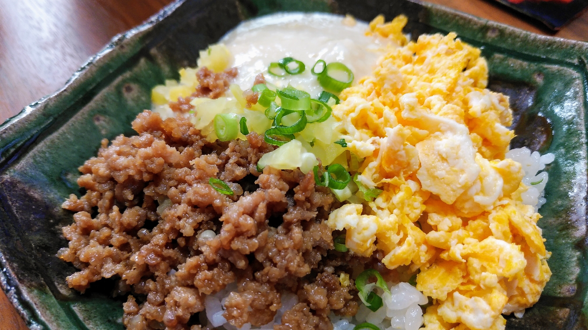 ごはんがすすむ！！三色丼⭐