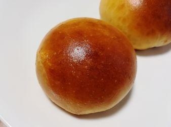 丸いクリームパン