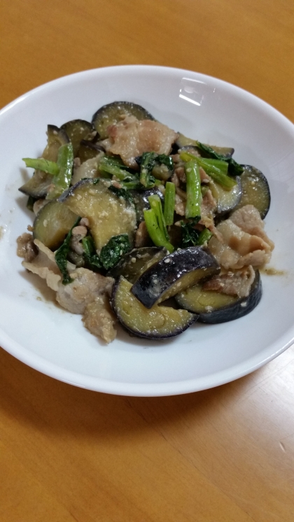 ﾋﾟｰﾏﾝがなかったので代わりに小松菜で作ってみました！
すごく美味しかったです～！
白いご飯が進みました☆
ごちそうさまでした！