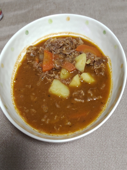 カレー（じゃがいも・人参・豚肩ロースetc..）