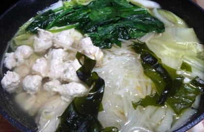 牛薄切り肉は無かったので鶏団子で野菜たっぷり鍋にしました。とっても美味しかったです。
ごちそうさまでした(*‘ω‘ *)