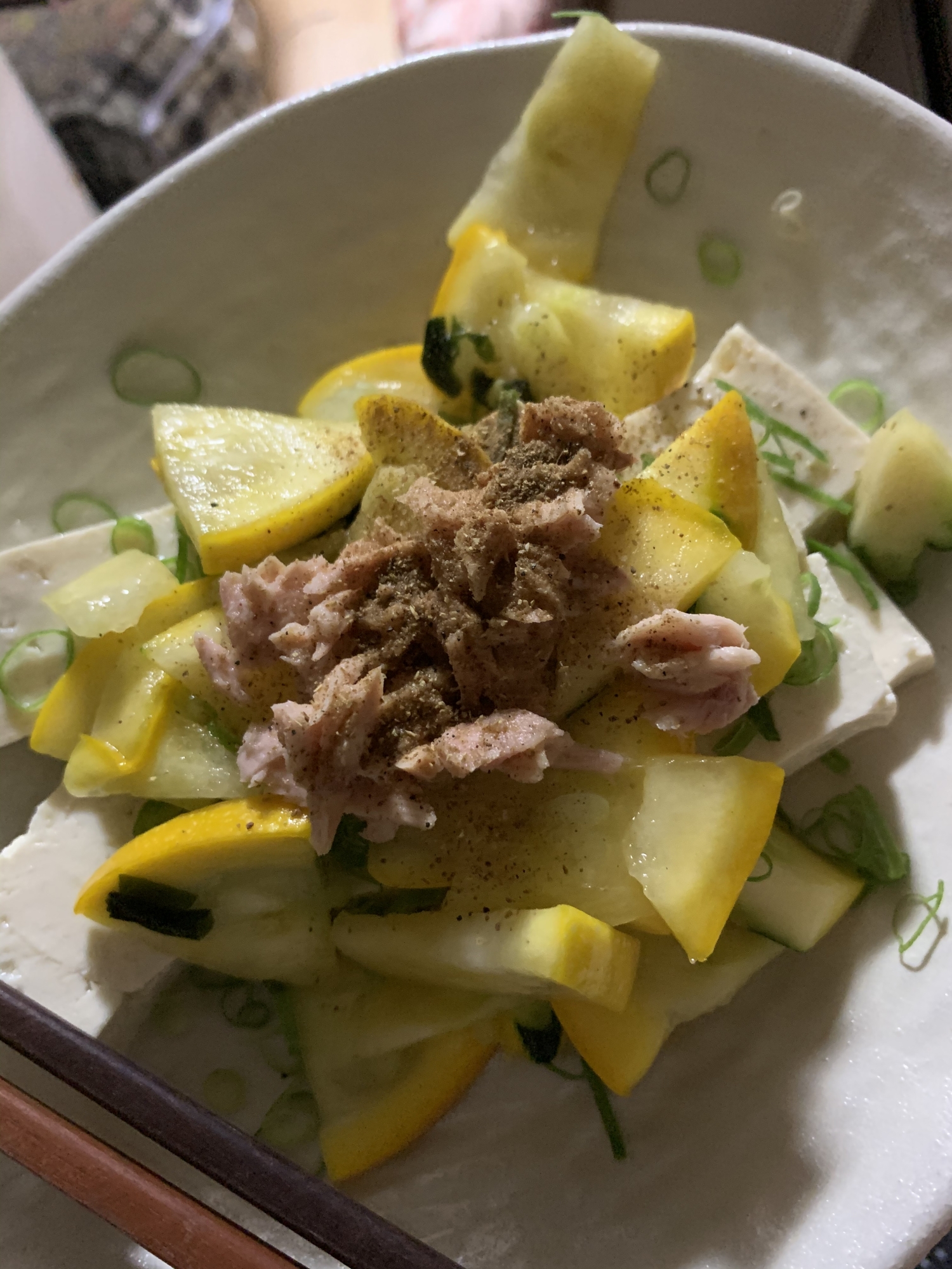 わかめズッキーニとツナののっけ豆腐