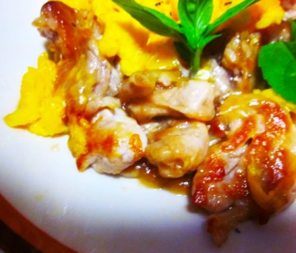 キムチ豚たま丼