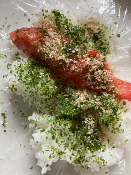 ５分！？お弁当にも❤明太子おにぎり♪（あおさ粉）