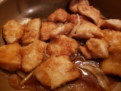 ご飯がすすむ！鶏むね肉と新玉ねぎの生姜焼き