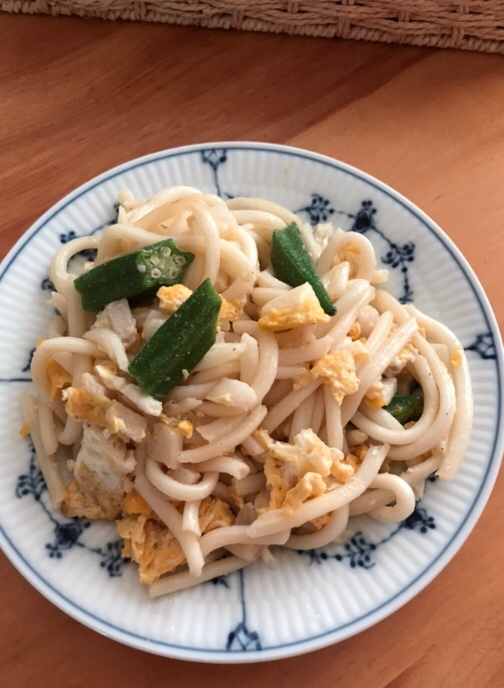 長芋と炒り卵、オクラ の焼うどん