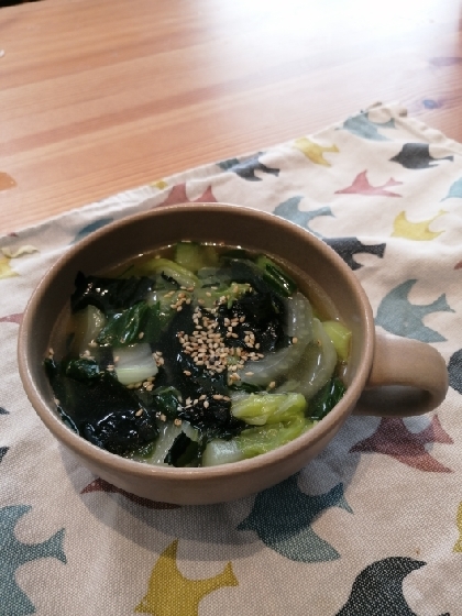 白菜とチンゲン菜わかめの中華風スープ