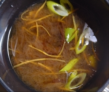 にんじんとネギの味噌汁