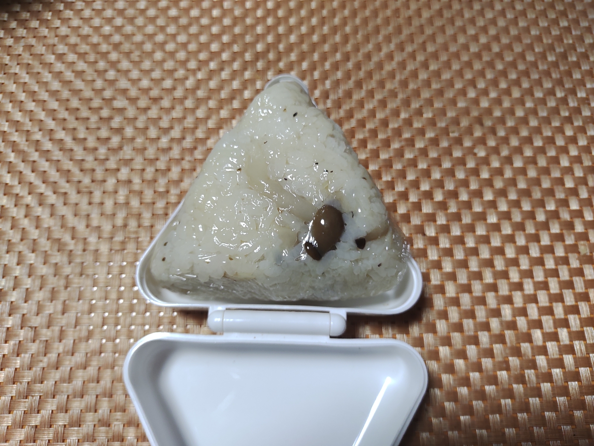 シメジバターおにぎり