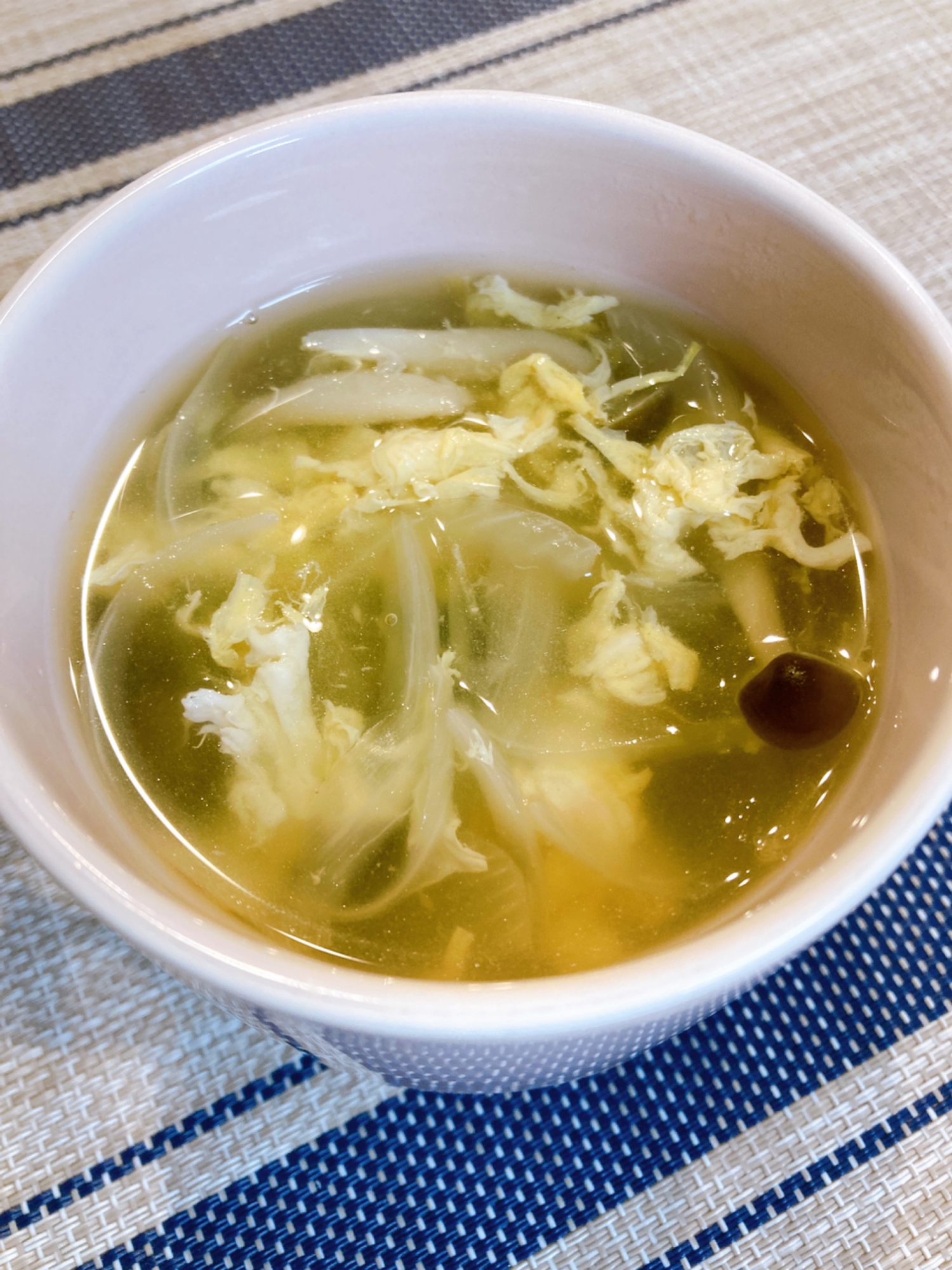 玉ねぎとしめじの中華風たまごスープ♡