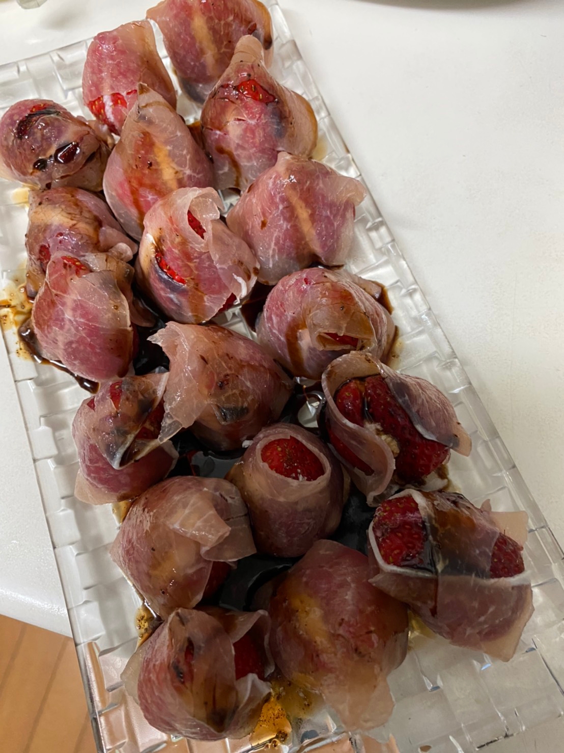 おしゃれおつまみ いちごのクリームチーズサンド レシピ 作り方 By ブロッコリーの森 楽天レシピ おしゃれおつまみ いちごのクリームチーズサンド レシピ 作り方 By ブロッコリーの森 楽天レシピ