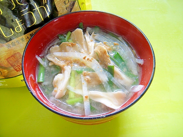大根と舞茸ニラの生姜風味味噌汁
