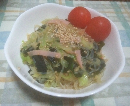 キャベツとわかめの中華風春雨サラダ