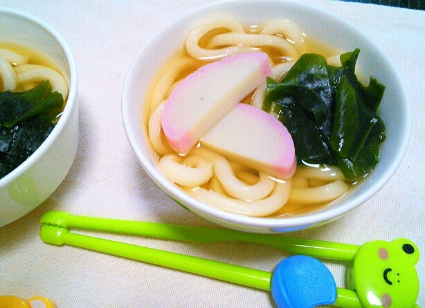 幼児の朝ご飯♪わかめと蒲鉾の簡単うどん♡