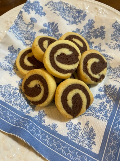 キンプリンさんのきれいなうずまき見たら作りたくなり、重い腰をあげて作りました！
生地が割れてしまって…ちょっと不格好ですが^^;お味はとっても美味しかったです！
