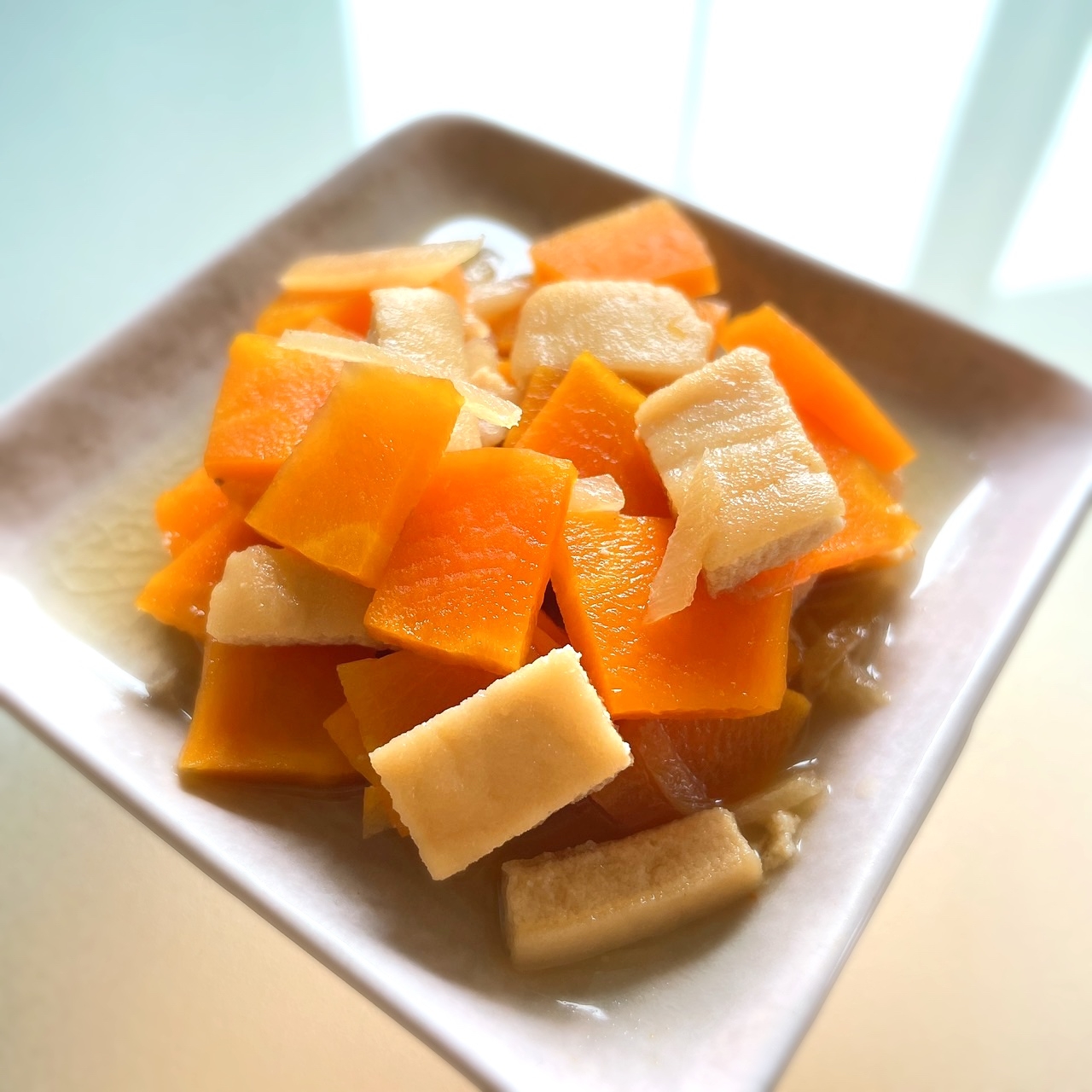 甘辛い！にんじんとお揚げの煮物