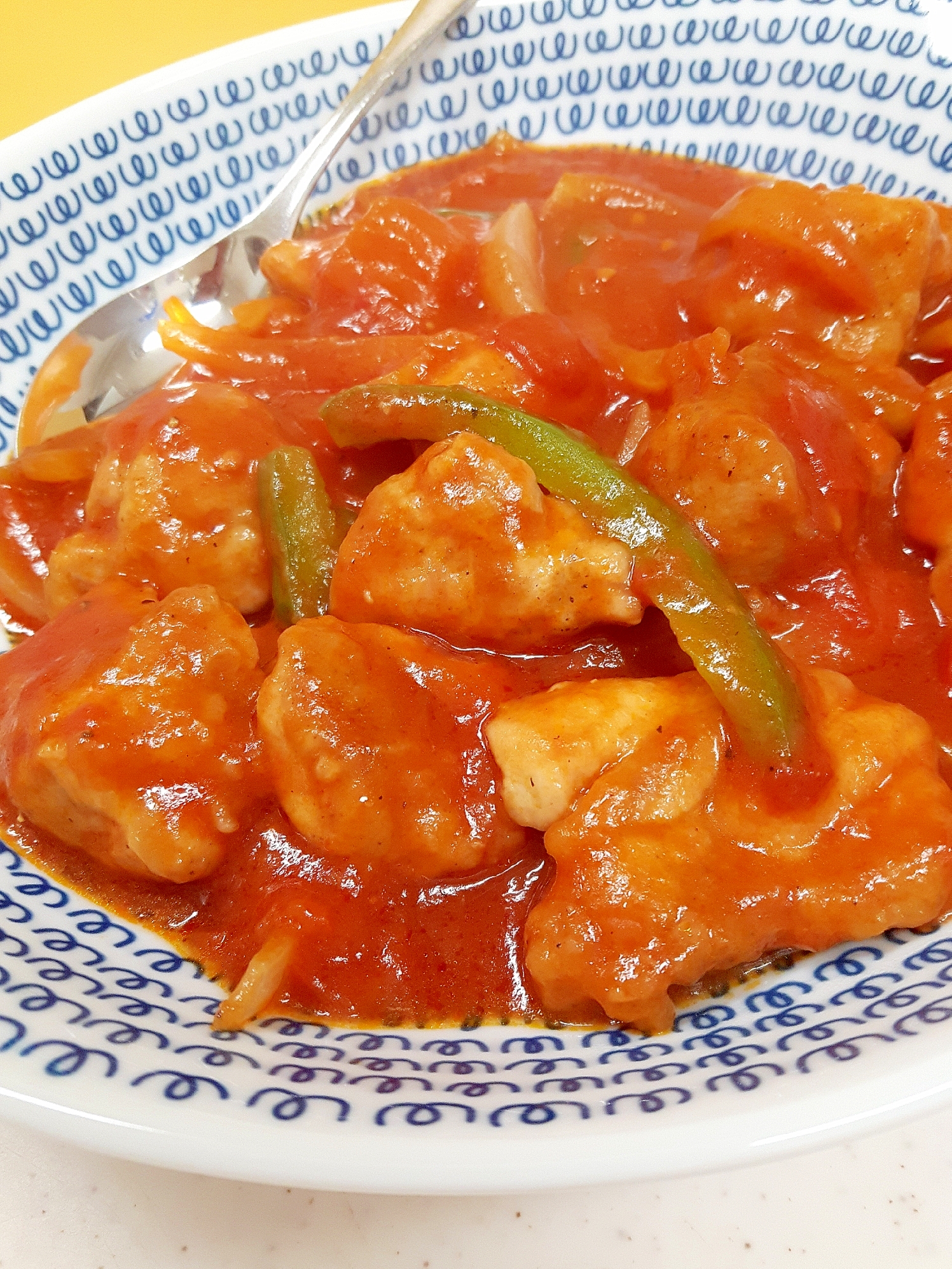 子供が喜ぶ(^^)簡単ヘルシー鶏むね肉のトマト煮♪