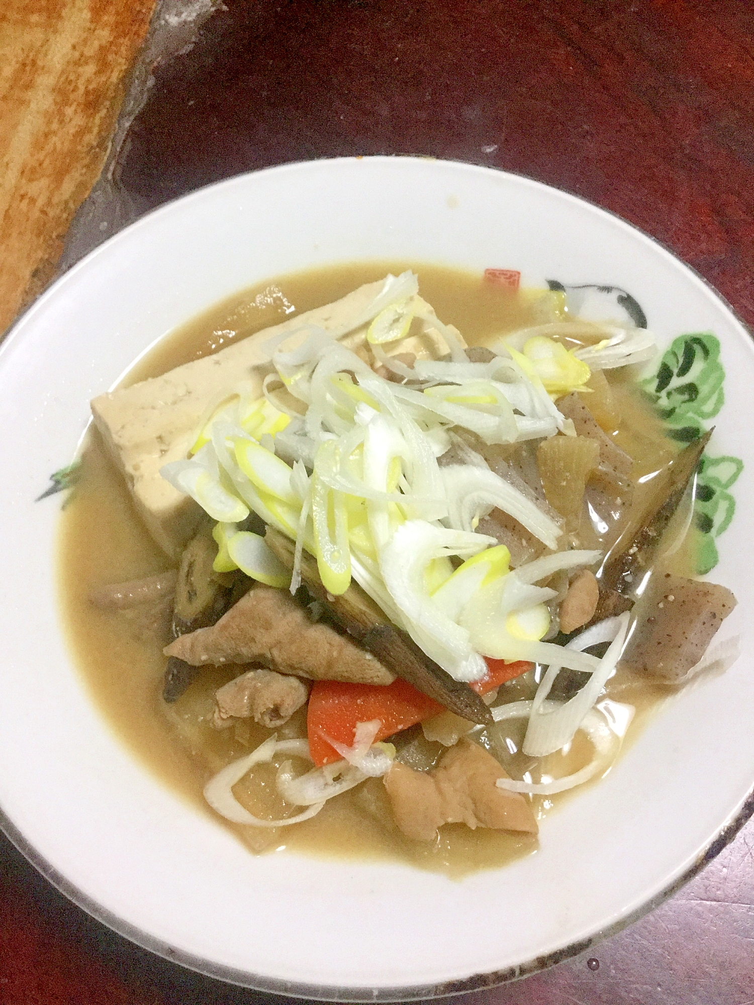 カブ入りもつ煮込み豆腐。