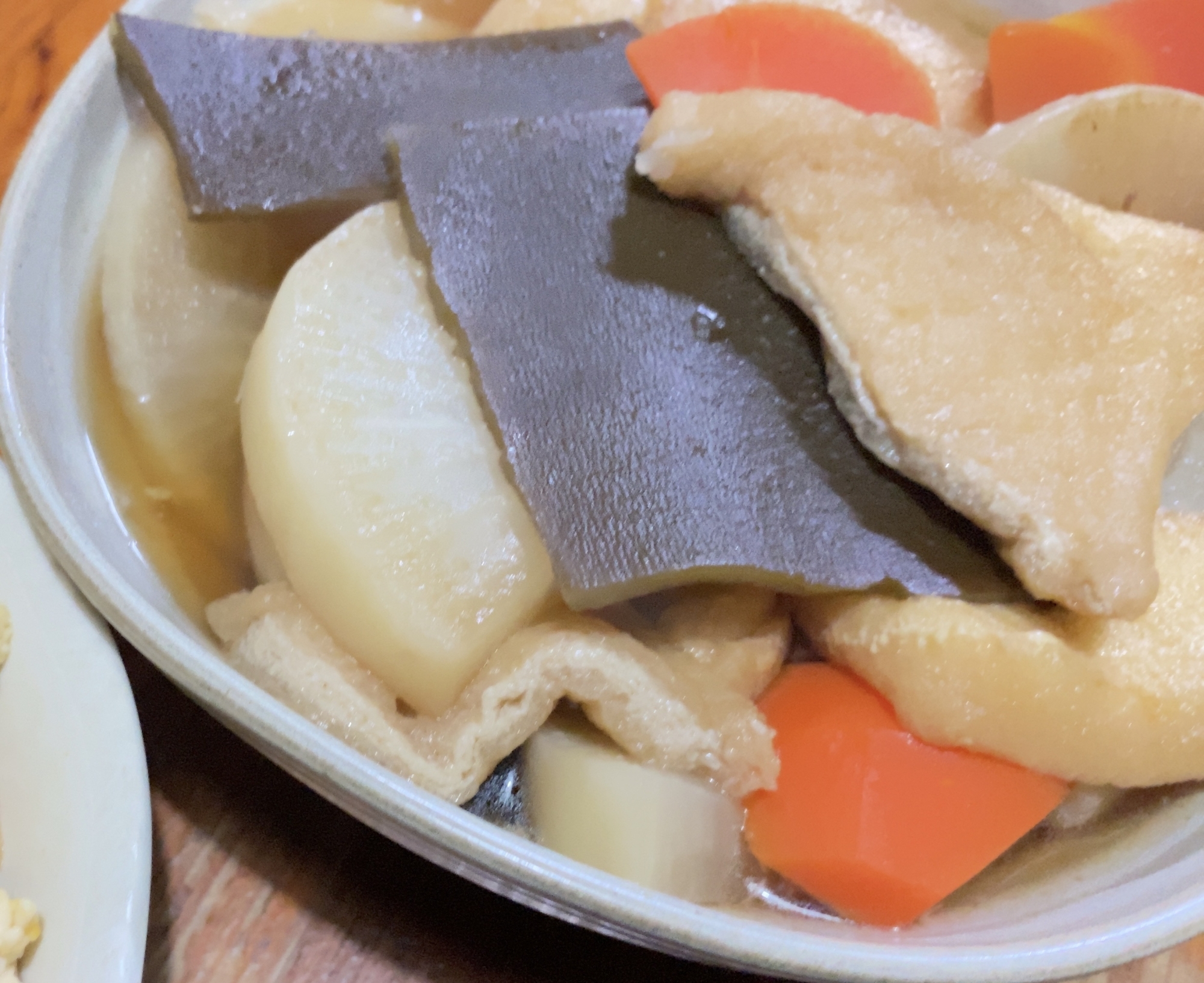 お手軽昆布と椎茸出汁の大根と人参の煮物(o^^o)