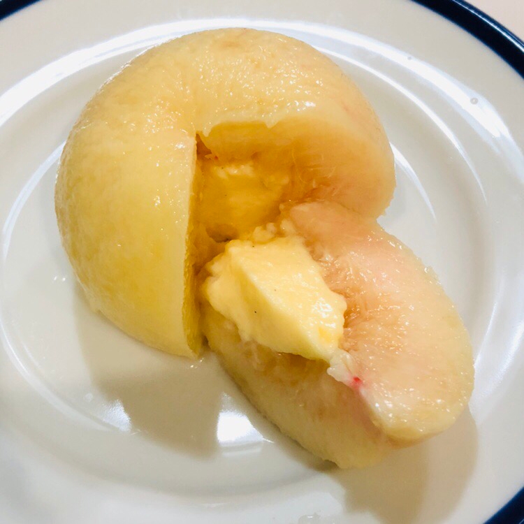 まるごと桃のデザート