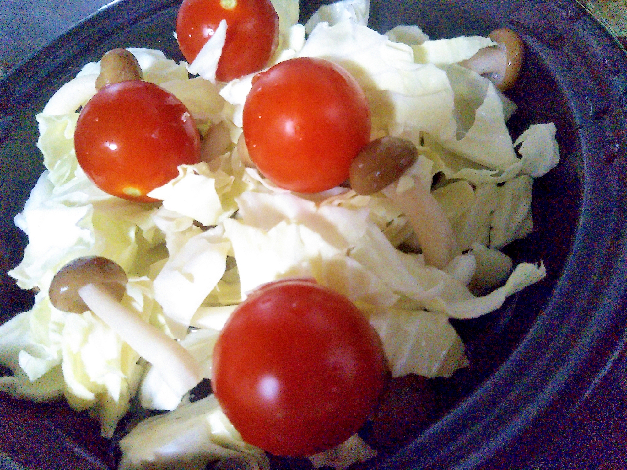 キャベツ大量消費 キャベツしめじミニトマトのサラダ レシピ 作り方 By あけぼのマジック 楽天レシピ