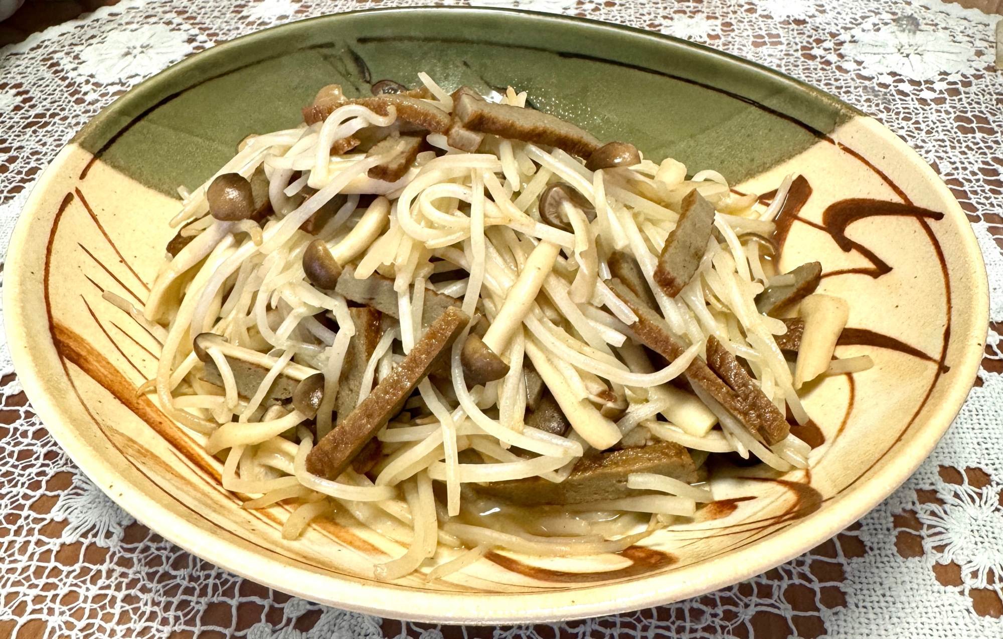 カルシウム豊富なほねくとしめじの☆もやし炒め