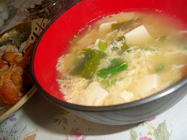 豆腐と卵と小松菜の中華スープ