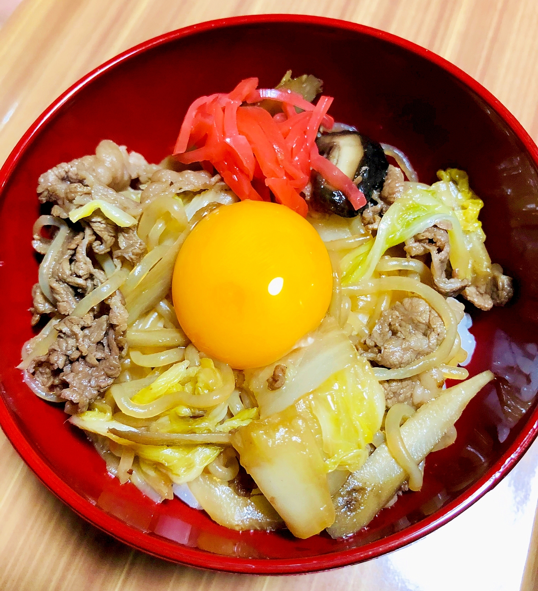 汁だく牛丼！卵黄乗っけ