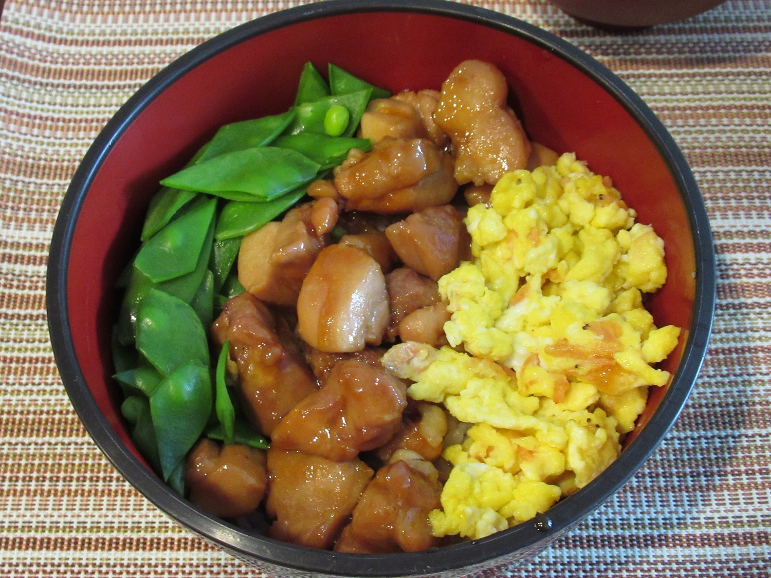 鶏照り焼きの三色丼