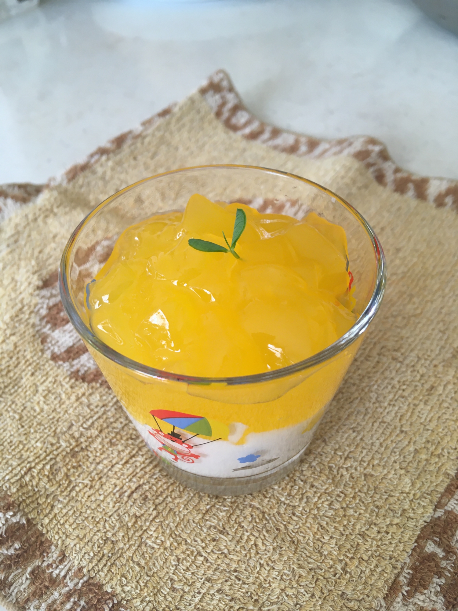 市販のゼリーを使いヨーグルトムース2層ゼリー レシピ 作り方 By ぶたウサギ 楽天レシピ 市販のゼリーを使いヨーグルトムース2層ゼリー レシピ 作り方 By ぶたウサギ 楽天レシピ