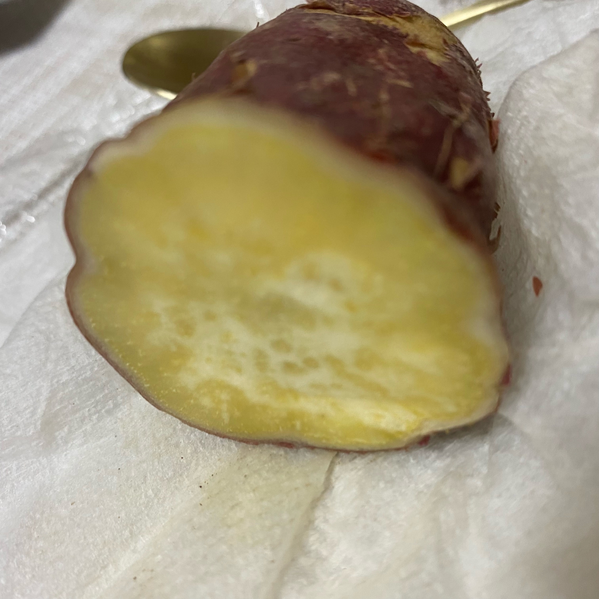 ダイエットに低GI!甘み増すレンジで蒸しさつまいも