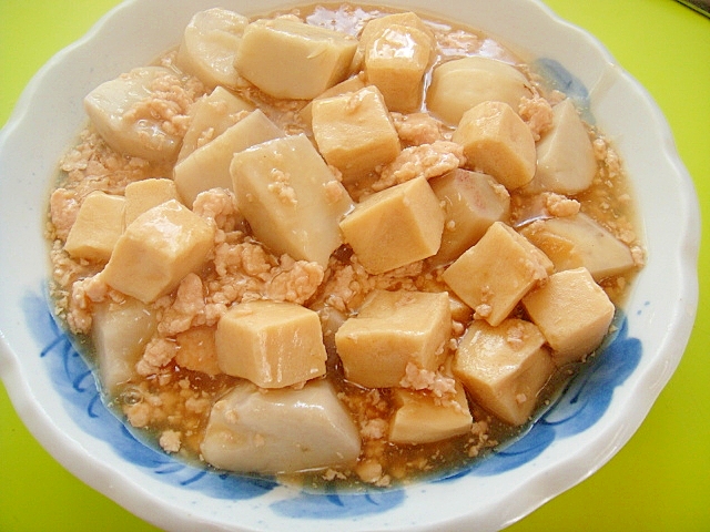 里芋と高野豆腐のそぼろ煮