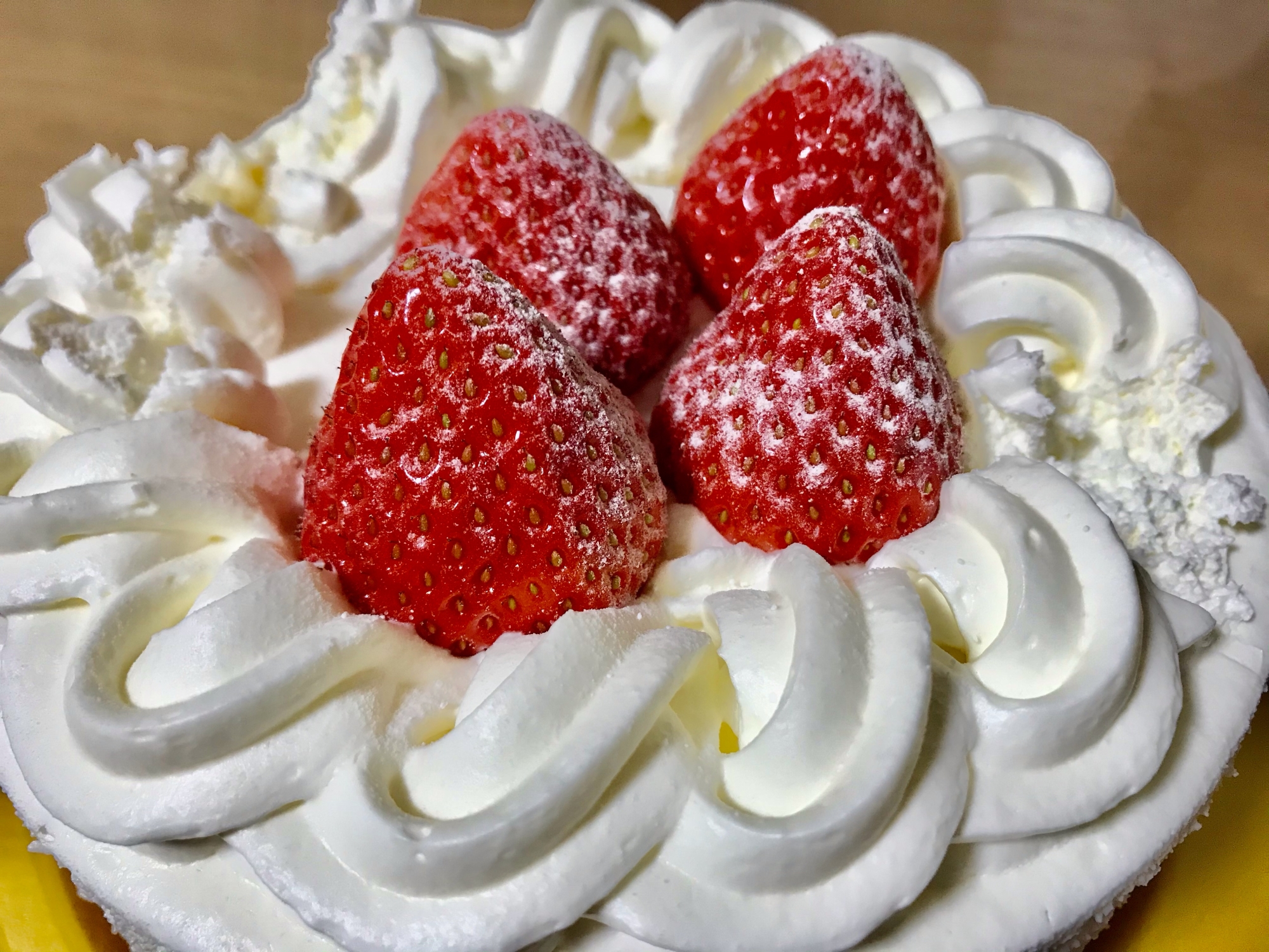 いちご生地のいちごケーキ