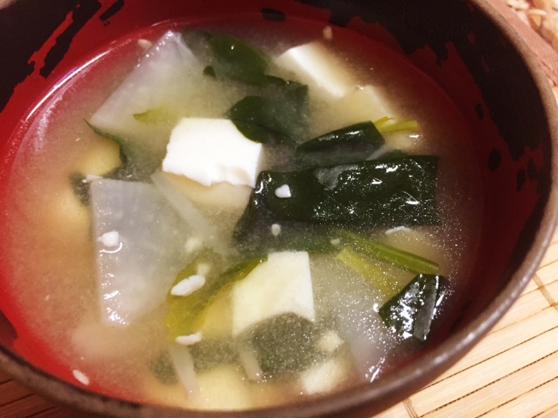 豆腐&ほうれん草&ダイコンの味噌汁