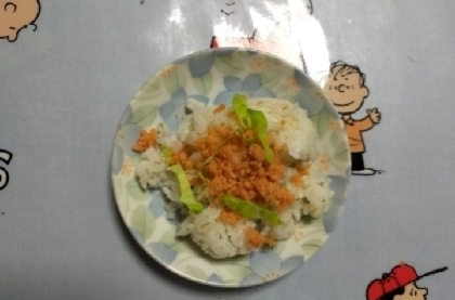 焼鮭と青菜の漬物（広島菜の漬物）とごまつゆかけご飯