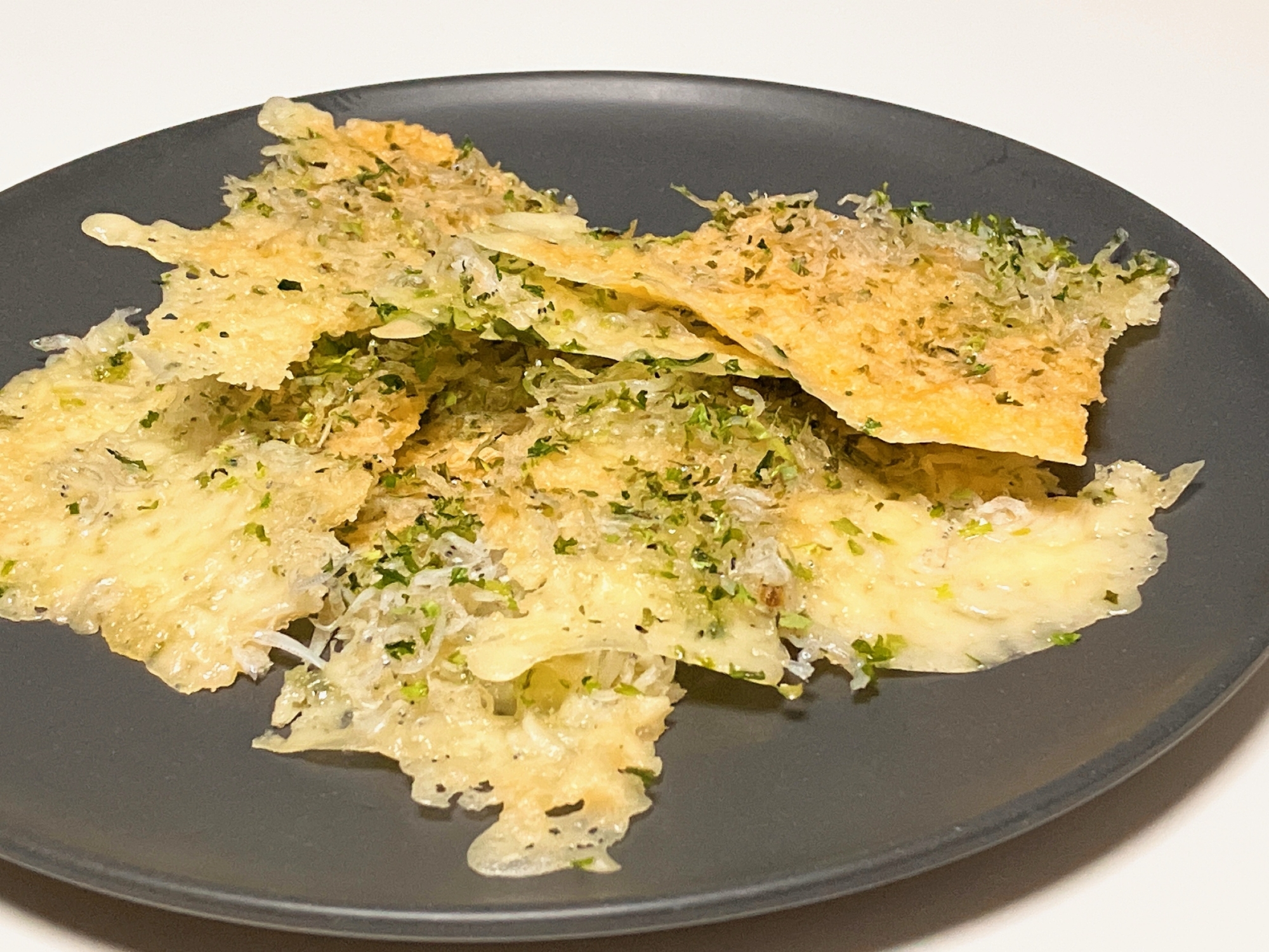 パリパリしらすチーズせんべい