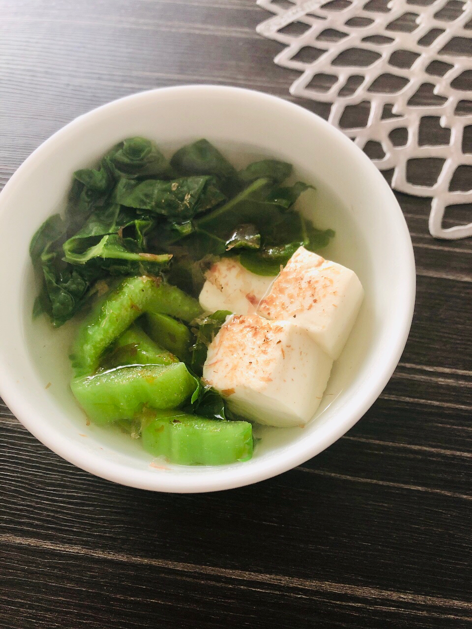 かつお菜と豆腐のあごだしスープ