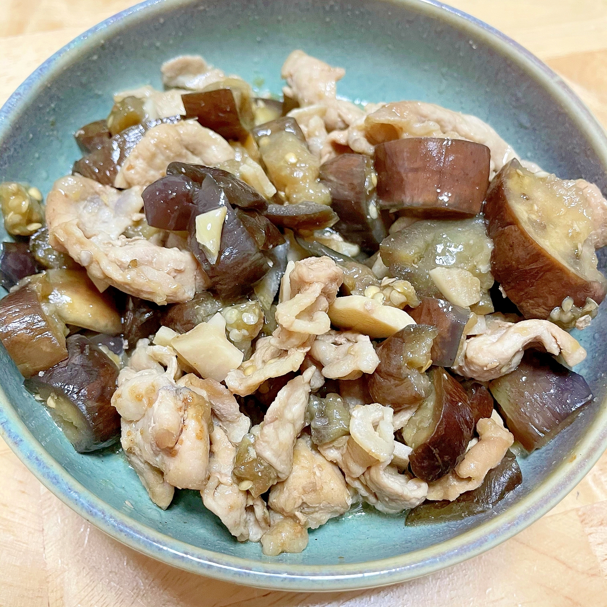 茄子と豚肉のニンニク醤油炒め