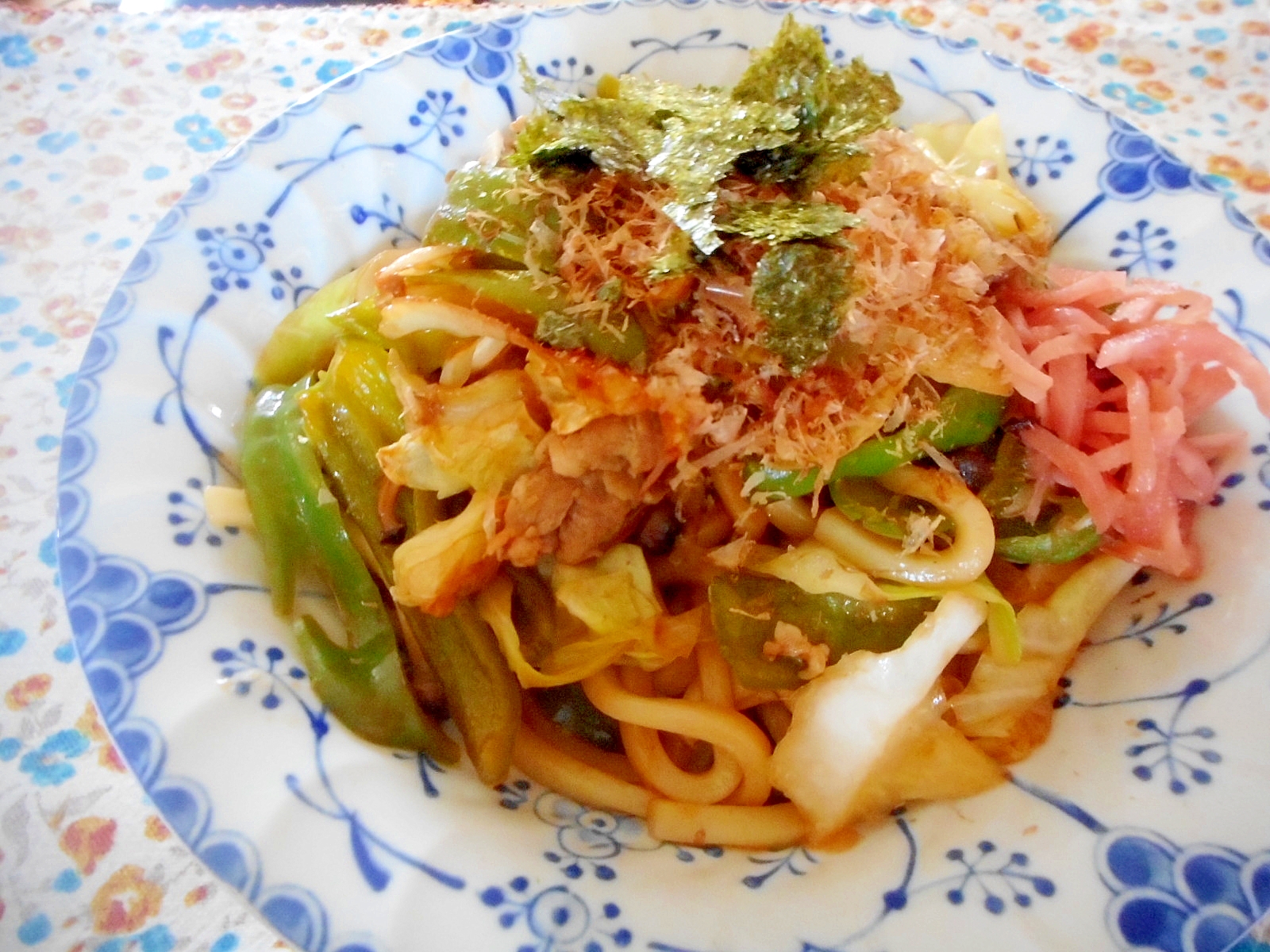 豚肉とピーマンのソース焼きうどん