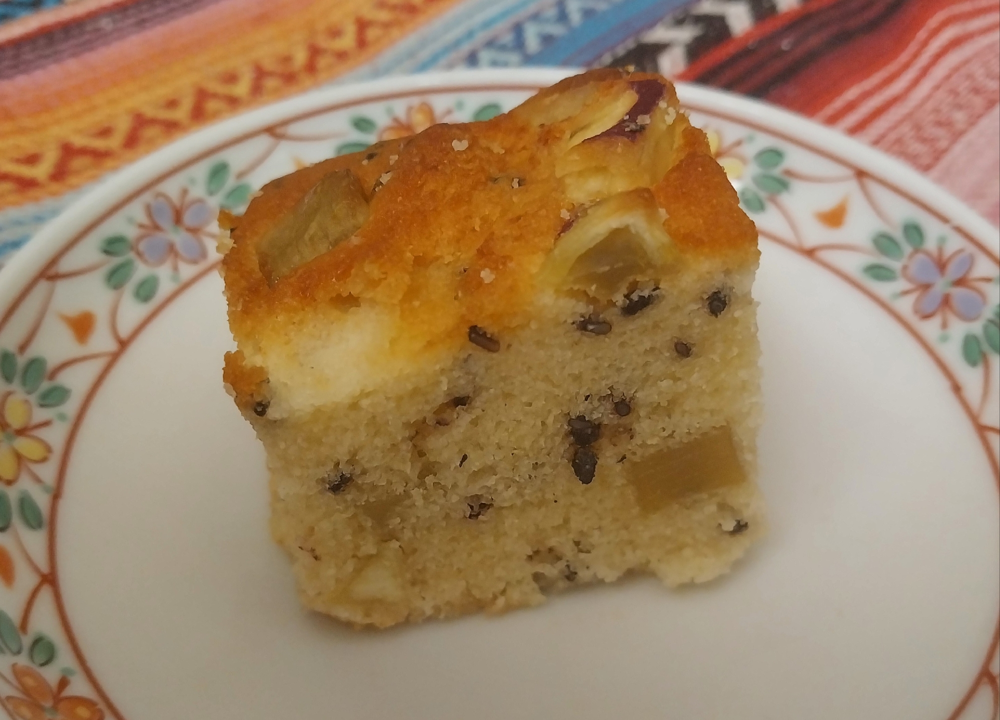 黒ゴマ入りさつまいもケーキ