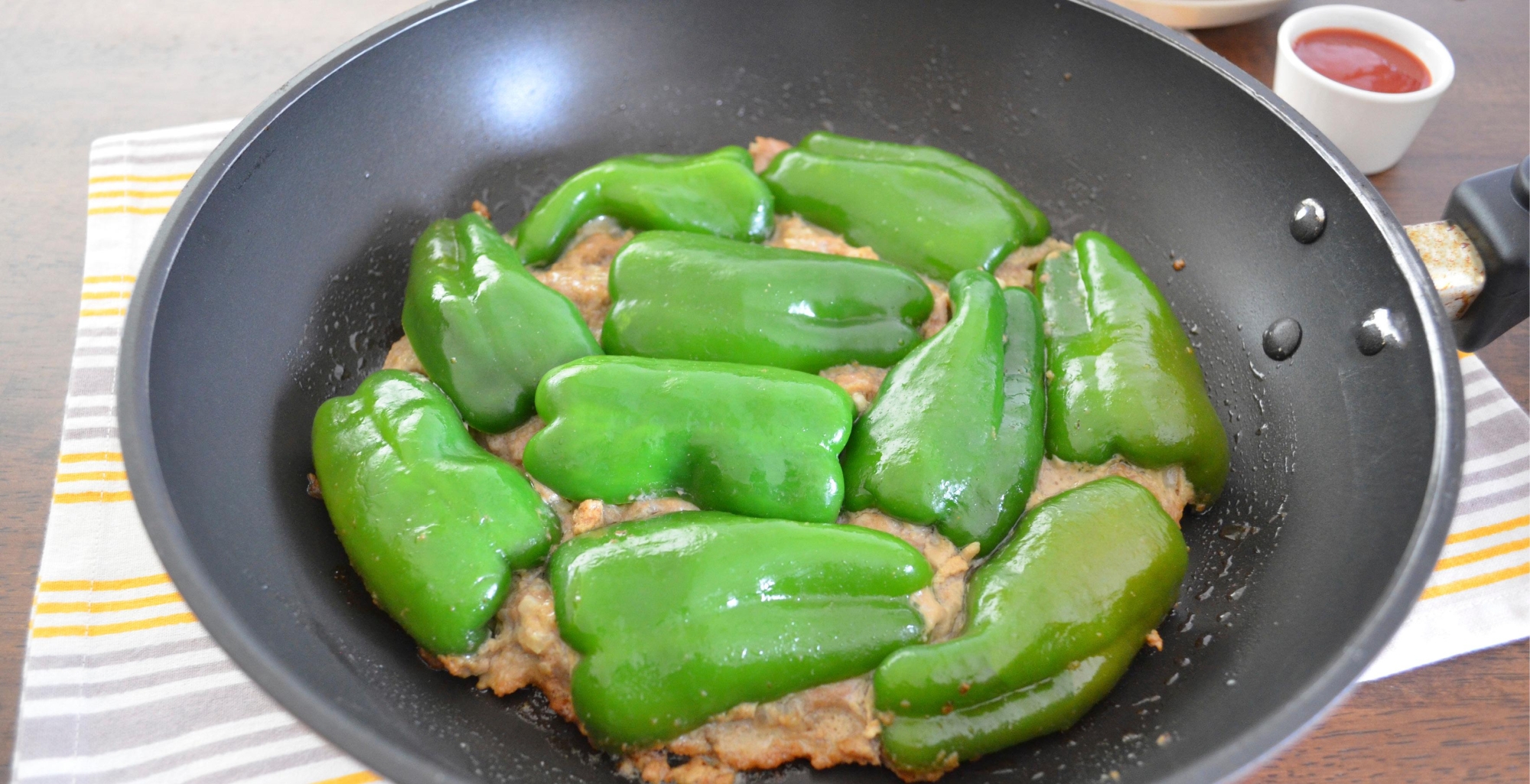 詰めないピーマンの肉詰め