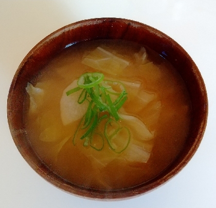 体にやさしい！長芋とキャベツのとろーり味噌汁