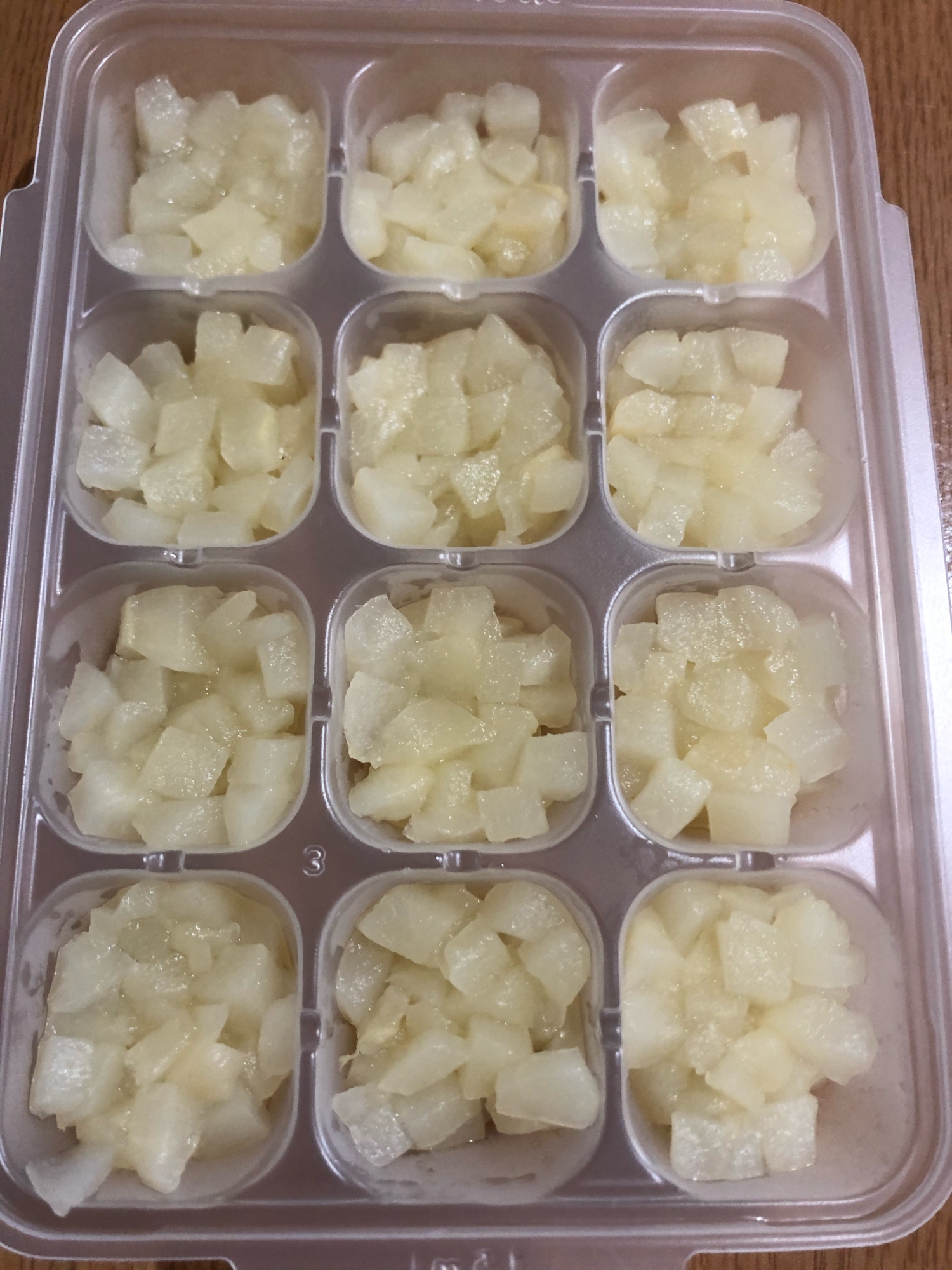 離乳食 梨の角切り
