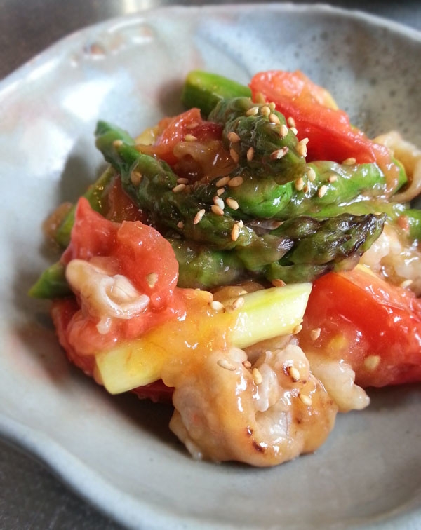 旬のアスパラと豚バラ肉のとろとろ中華味炒め