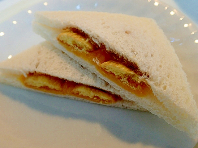 安納芋とバタークッキーのサンドイッチ