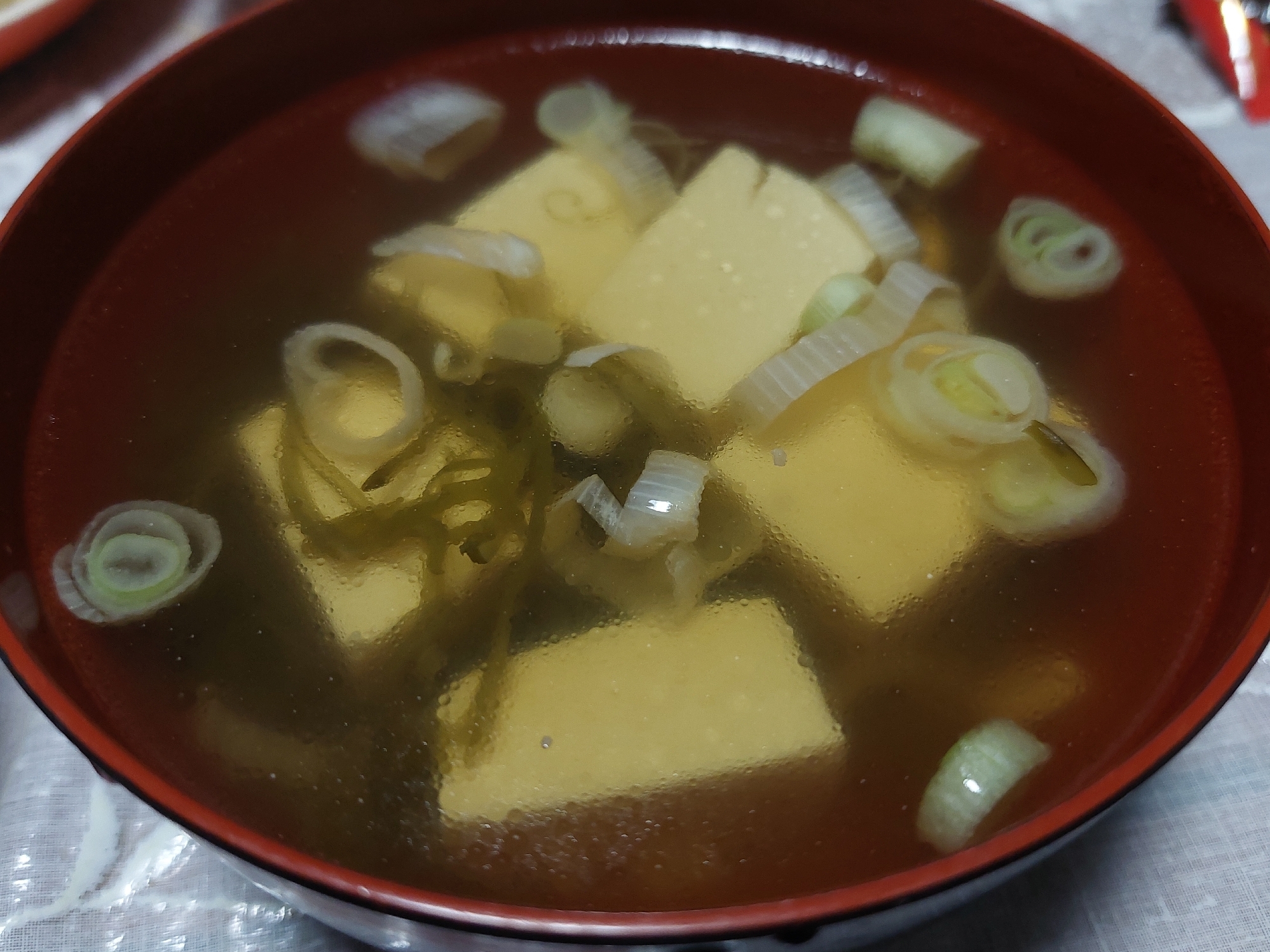 味付きめかぶと豆腐のお吸い物